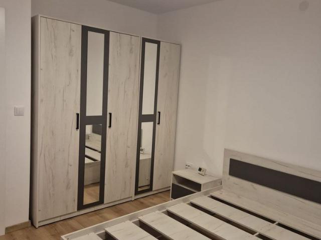ap 3 camere decomandate renovat et 1 Strand central