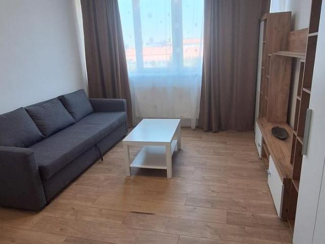 Ap.cu 2 camere decomandat cu centrala proprie Zona Punctele Cardinale