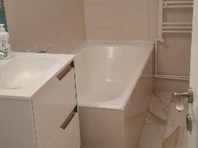 AP DE 2 CAMERE, DECOMANDAT NEMOBILAT