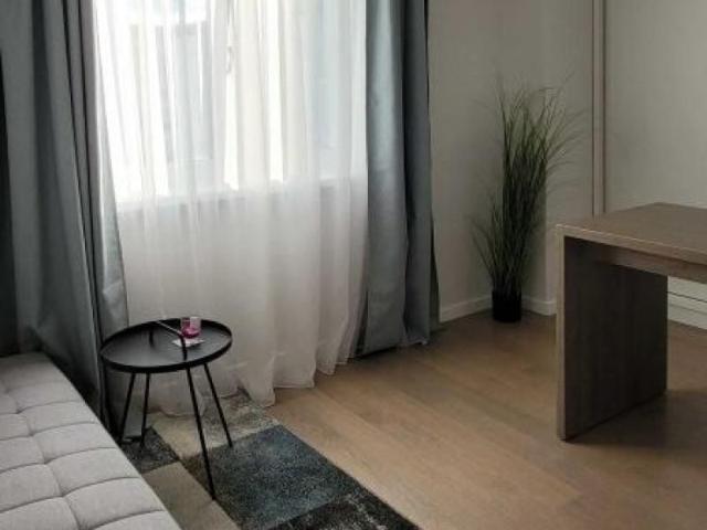 Ap.DEOSEBIT 3 camere+ terasa& parcare CENTRAL Etaj 2