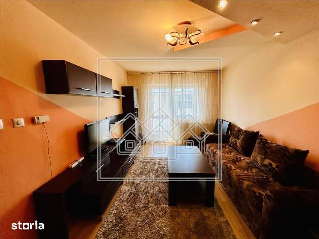 Ap decomandat, cu 3 camere si balcon, etaj 2\/4, zona N. Iorga