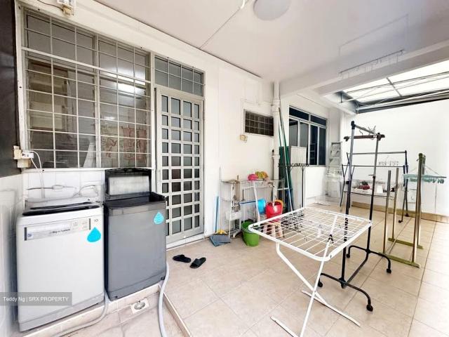 Apollo Gardens D16, Terrace