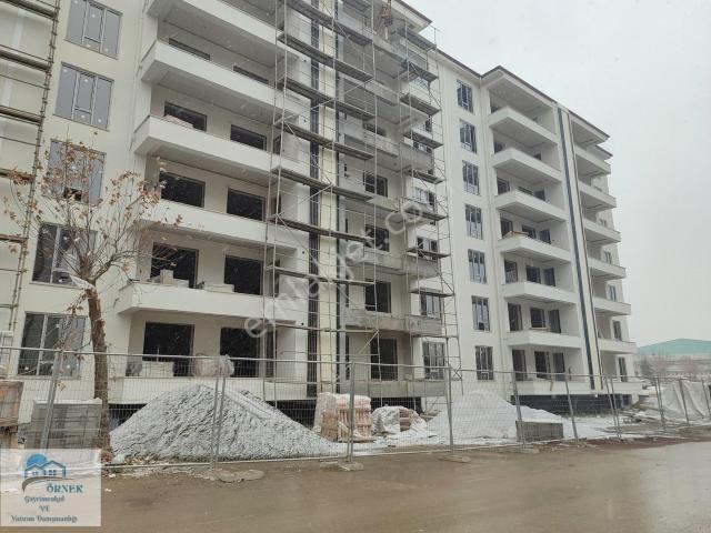 Apaşa Mah Sporyum Yanı Satlık 3+1 Sıfır Yüksek Giriş Daire