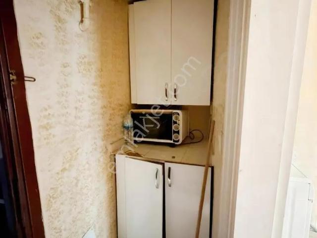 Çapa Millet Cad Üstü Kiralık Boş Daire