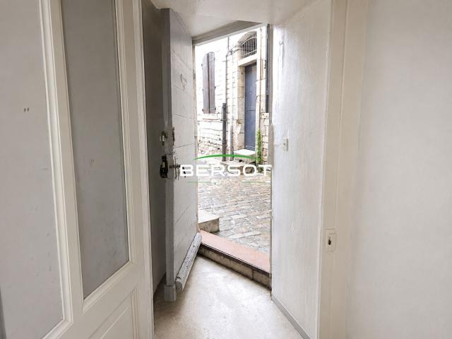 Appartement T3 de 85 m2 en rez de chaussée