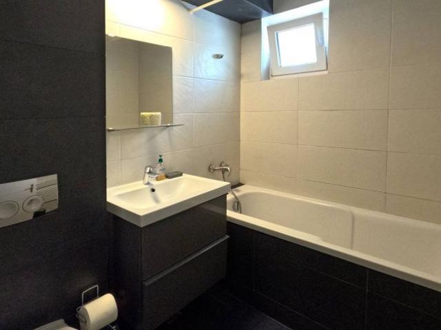 Aparatment 2 camere 48mp, balcon, finisat modern, etaj intermediar