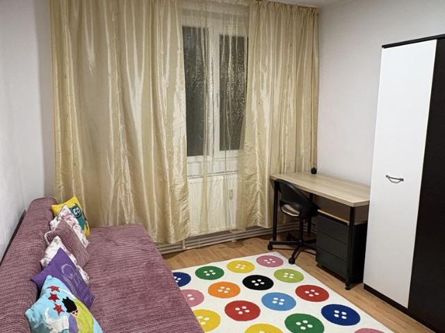 Aparatorii Patriei, 3 camere, 76mp, parter, 2balcoane, centrala, 570Eur/luna