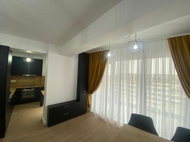 Apart 2 camere, decomandat, mobilat, utilat, loc de parcare, zona Luceafarul