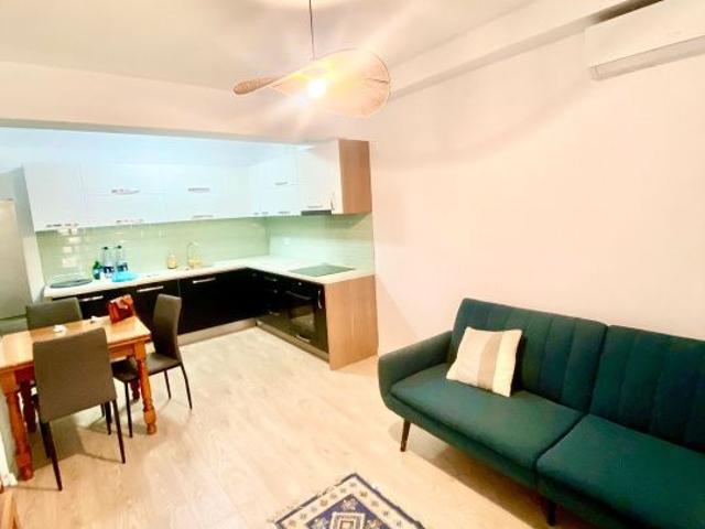Apart 3 camere, decomandate, mobilat, utilat, loc de parcare, zona Pri
