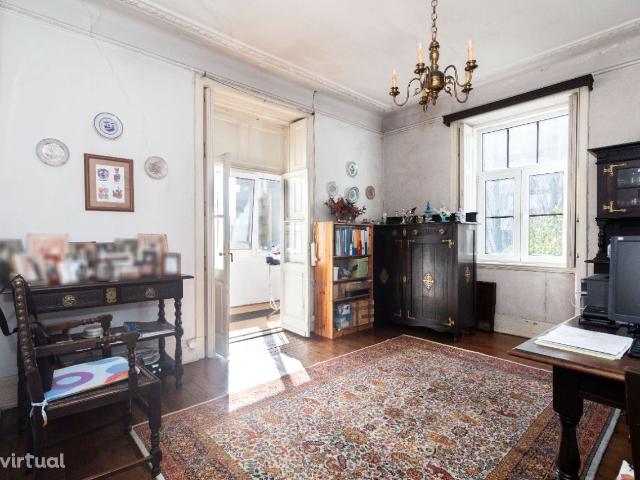 Apart. T6 prdio traa antiga Rotunda Boavista para AL ou Habitao