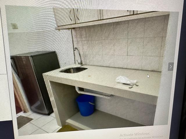 Apart near bus n mrt2 station