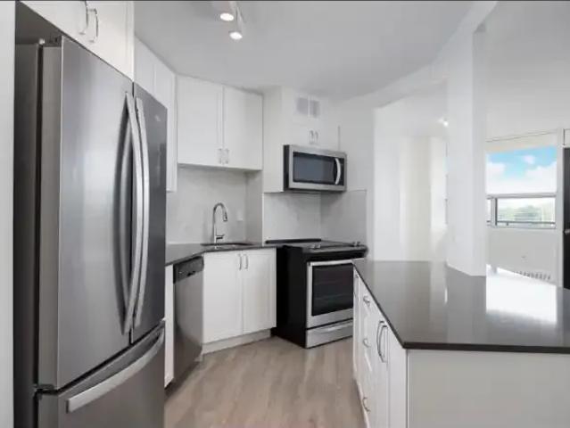 Apartment 3 Bedroom For Rent Mississauga ON 2748 ES103215614
