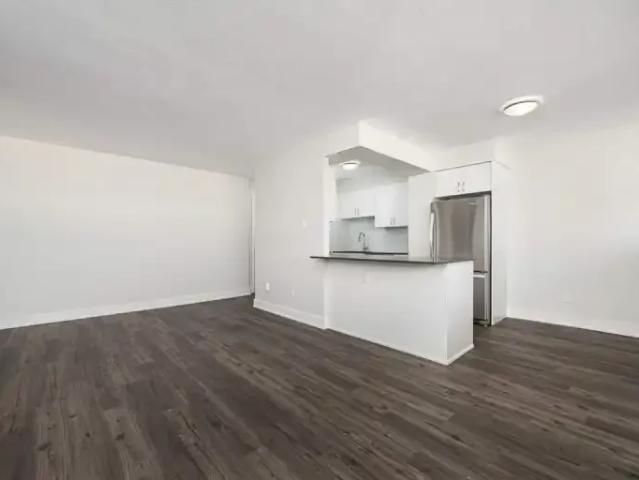 Apartment 3 Bedroom For Rent Mississauga ON 2995 ES103650719