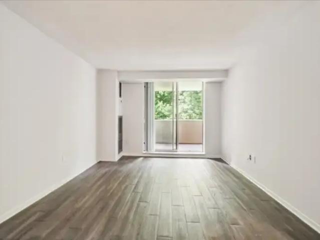 Apartment 3 Bedroom For Rent Mississauga ON 3055 ES102770612