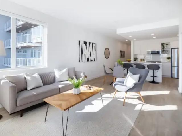 Apartment 3 Bedroom For Rent North Vancouver BC 4025 ES98186225