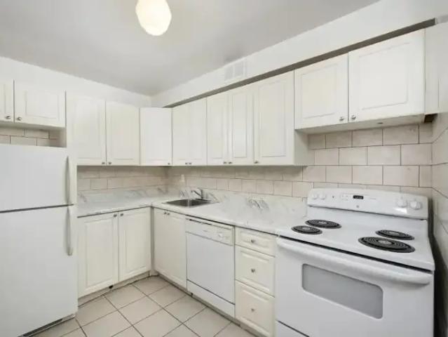 Apartment 3 Bedroom For Rent North York ON 3100 ES101948036