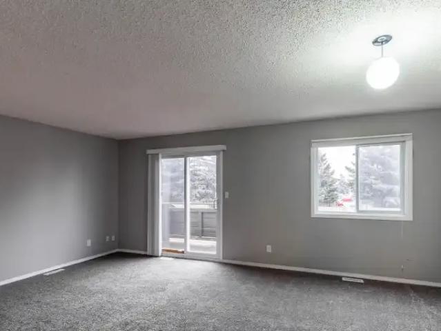 Apartment 3 Bedroom For Rent Okotoks AB 1495 ES102846258
