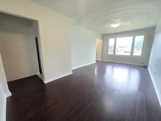 Apartment 3 Bedroom For Rent Oshawa ON 2200 ES103151435