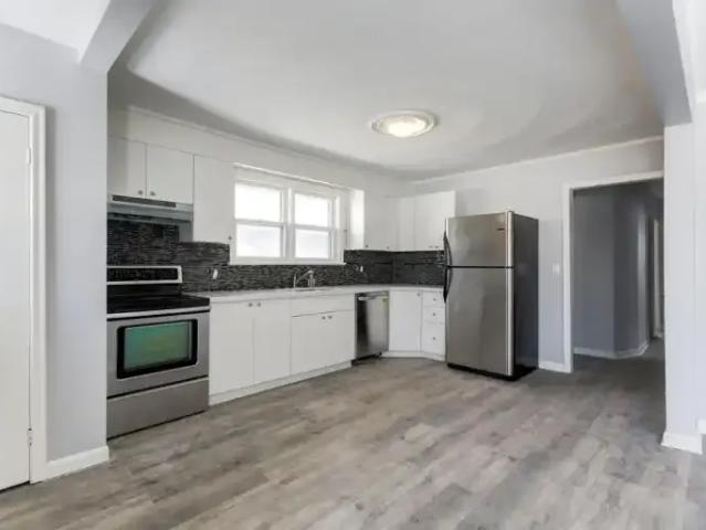 Apartment 3 Bedroom For Rent Oshawa ON 2400 ES103411254