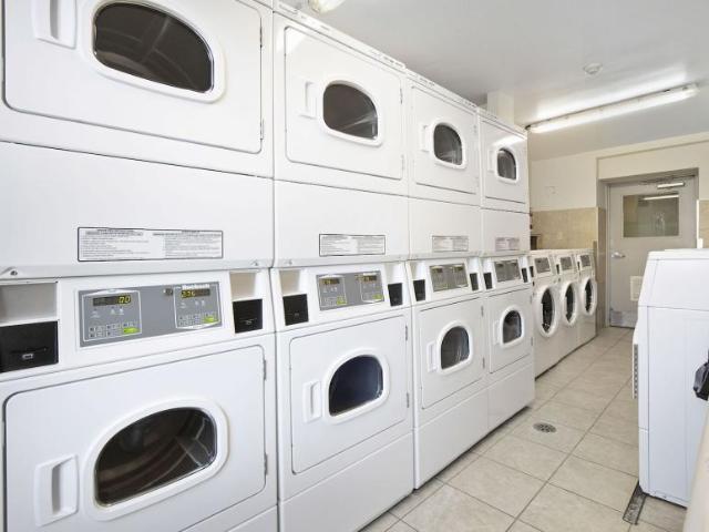 Apartment 3 Bedroom For Rent Oshawa ON 2599 ES98310795