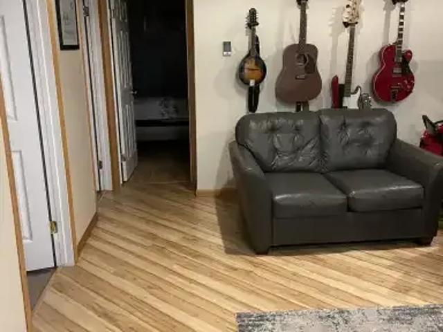 Apartment 3 Bedroom For Rent Airdrie AB 123456 ES105185404