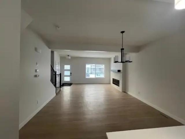 Apartment 3 Bedroom For Rent Airdrie AB 2000 ES105009106
