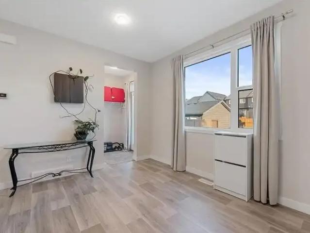 Apartment 3 Bedroom For Rent Airdrie AB 2300 ELS102394924
