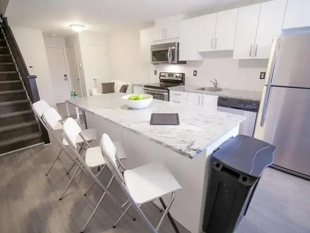 Apartment 3 Bedroom For Rent Barrie ON 1039 ES90348009