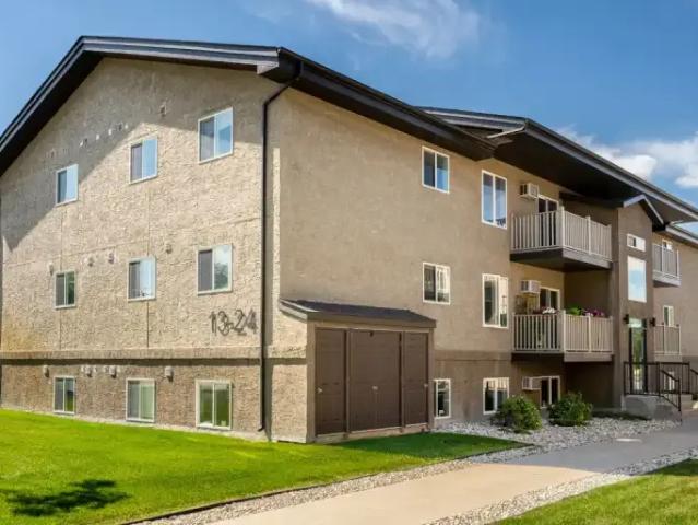 Apartment 3 Bedroom For Rent Blumenort MB 1536 ES104710705