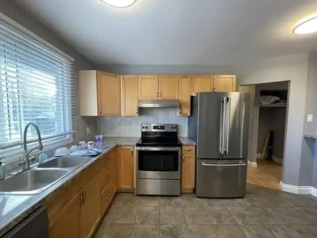 Apartment 3 Bedroom For Rent Calgary AB 1000 ES103179037