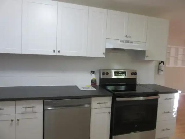 Apartment 3 Bedroom For Rent Calgary AB 1400 ELS101016568