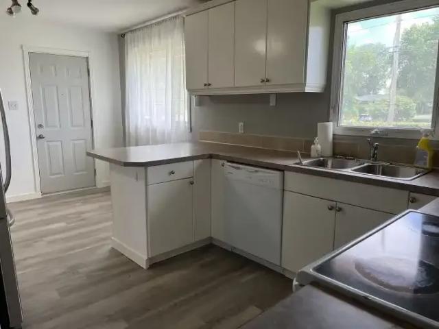 Apartment 3 Bedroom For Rent Calgary AB 1600 ES103367899