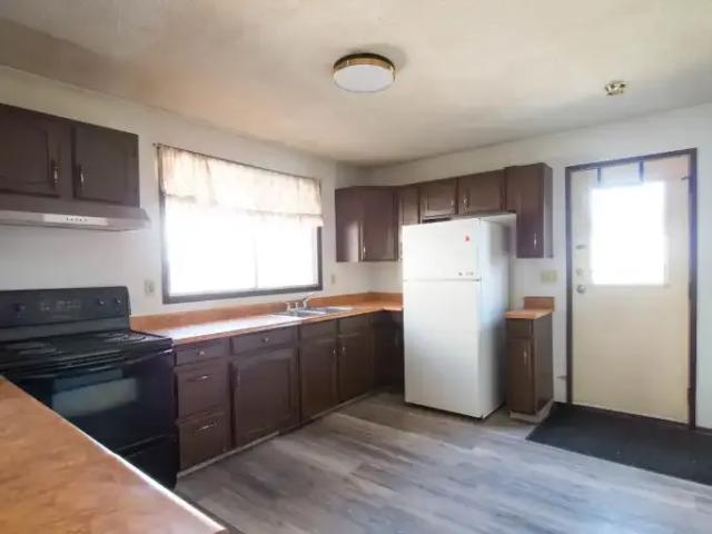 Apartment 3 Bedroom For Rent Calgary AB 1750 ELS101612771