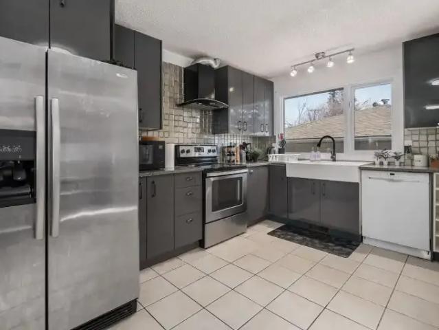 Apartment 3 Bedroom For Rent Calgary AB 1700 ELS101789451