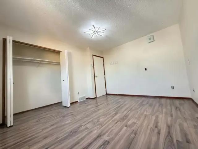 Apartment 3 Bedroom For Rent Calgary AB 1700 ES104711365