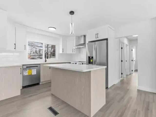 Apartment 3 Bedroom For Rent Calgary AB 1800 ELS102587536