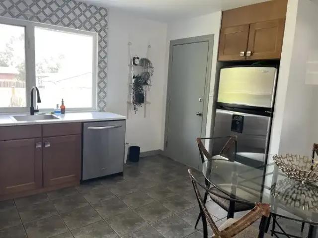 Apartment 3 Bedroom For Rent Calgary AB 1800 ES104782670
