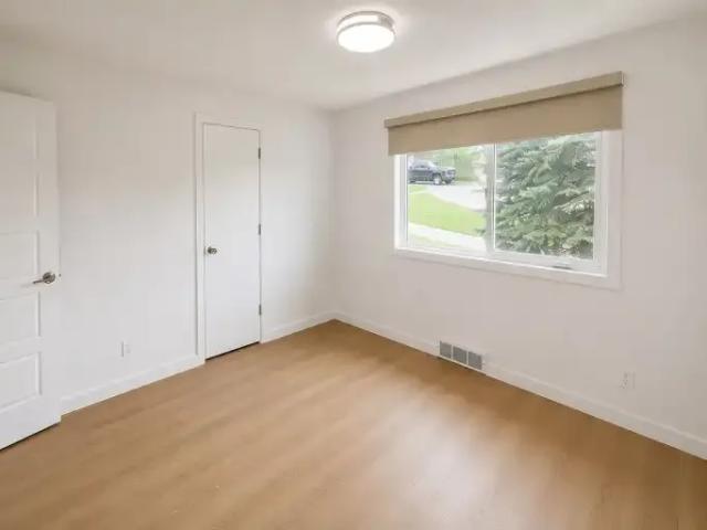 Apartment 3 Bedroom For Rent Calgary AB 1925 ES102715318
