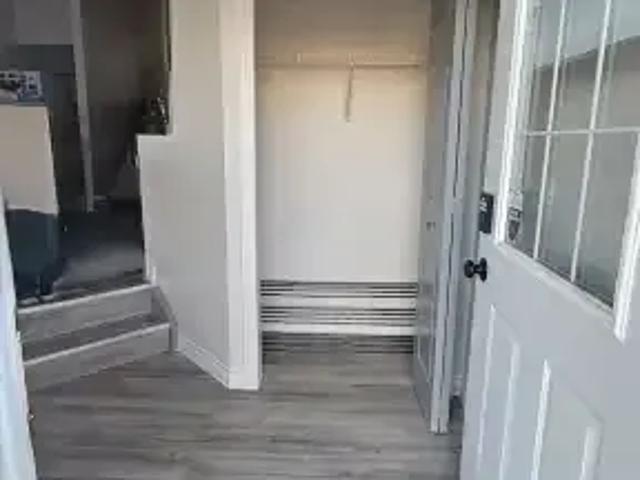 Apartment 3 Bedroom For Rent Calgary AB 2049 ES103999978