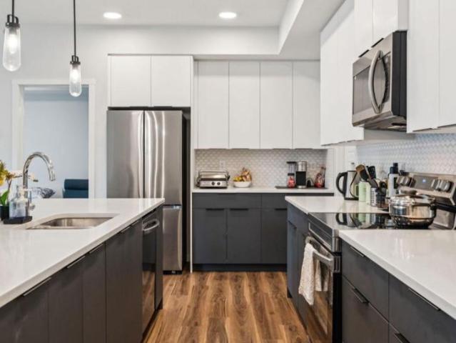 Apartment 3 Bedroom For Rent Calgary AB 2050 ELS98313591