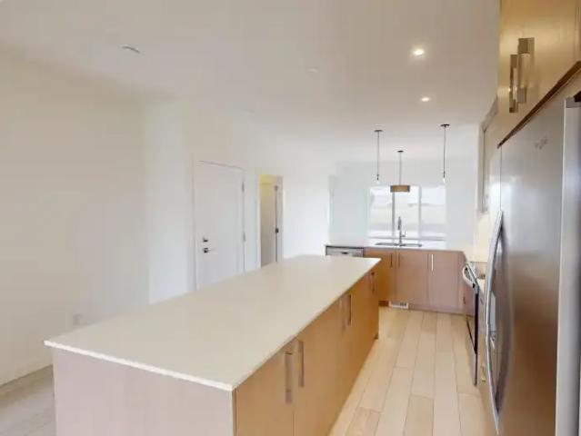 Apartment 3 Bedroom For Rent Calgary AB 2000 ES102846555