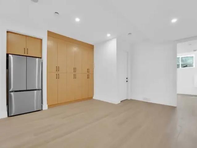 Apartment 3 Bedroom For Rent Calgary AB 2100 ES103611686