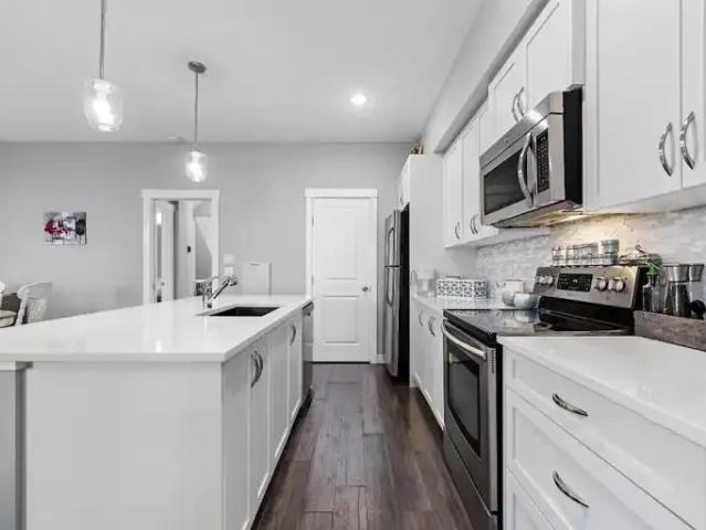 Apartment 3 Bedroom For Rent Calgary AB 2200 ES103178888