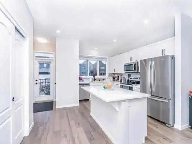 Apartment 3 Bedroom For Rent Calgary AB 2350 ES103091558