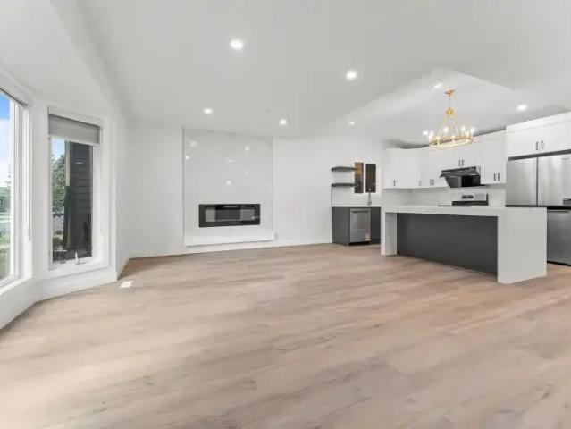 Apartment 3 Bedroom For Rent Calgary AB 2350 ES104181779