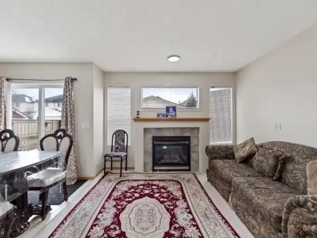 Apartment 3 Bedroom For Rent Calgary AB 2300 ES102468268