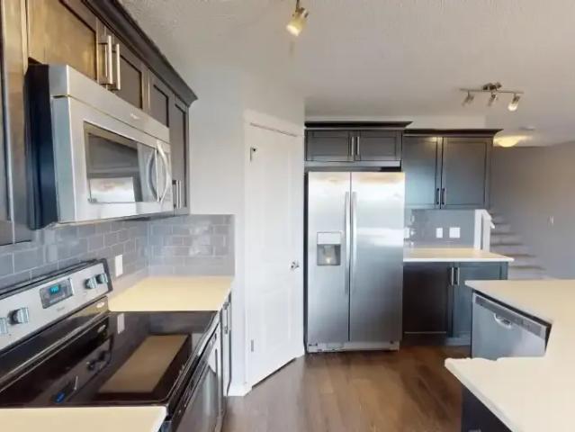Apartment 3 Bedroom For Rent Calgary AB 2595 ES102846507
