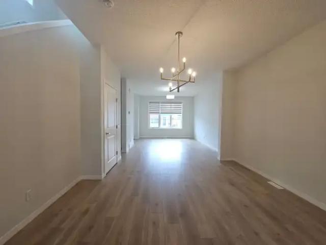 Apartment 3 Bedroom For Rent Calgary AB 2600 ELS102847137