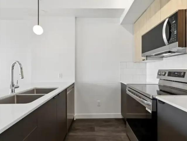 Apartment 3 Bedroom For Rent Calgary AB 3250 ELS103118575