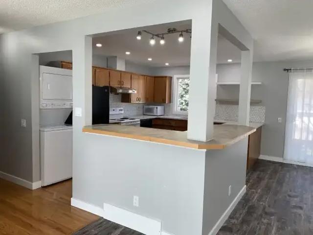 Apartment 3 Bedroom For Rent Calgary AB 700 ES99720213